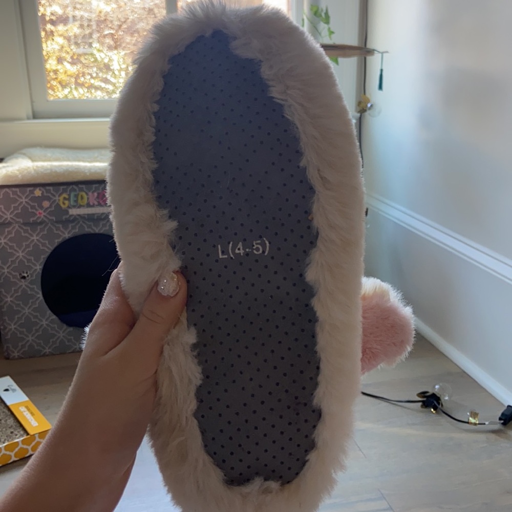 Slippers - Picture 3 of 4